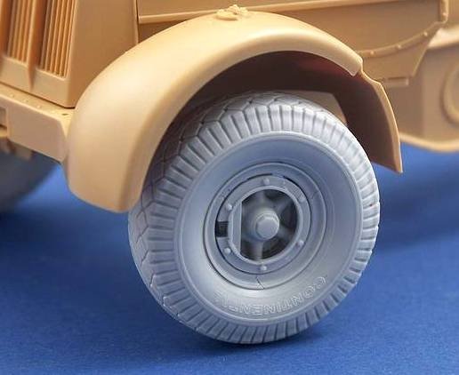 Roues de route Panzer Art RE35-072 avec roue de secours pour Sd.Kfz.9 « FAMO » 1/35 – immagine 2