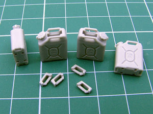 EUREKA XXL E-045 Bidons de carburant militaires américains 1/35 – Bild 7