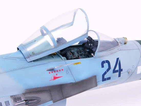 Trumpeter 02224 Sukhoi Su-27 Flanker B soviétique (1/32) – image 4