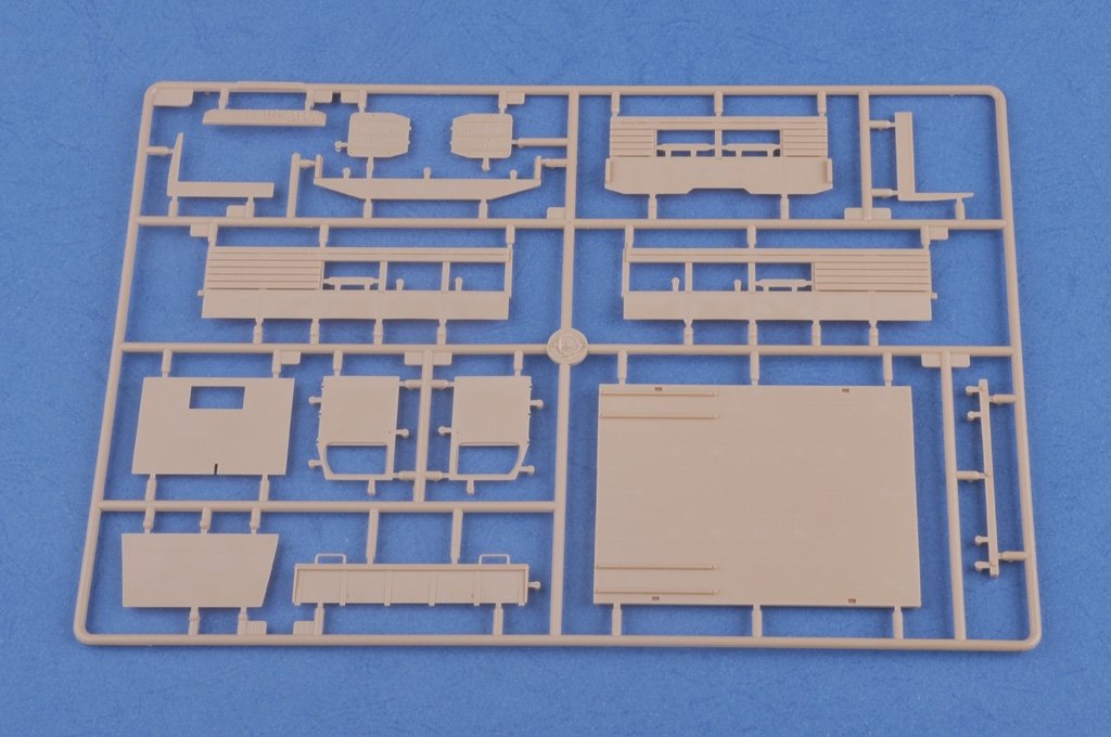 Hobby Boss 83801 US Blanc 666 Cargo Hard Top (1/35) – Bild 5