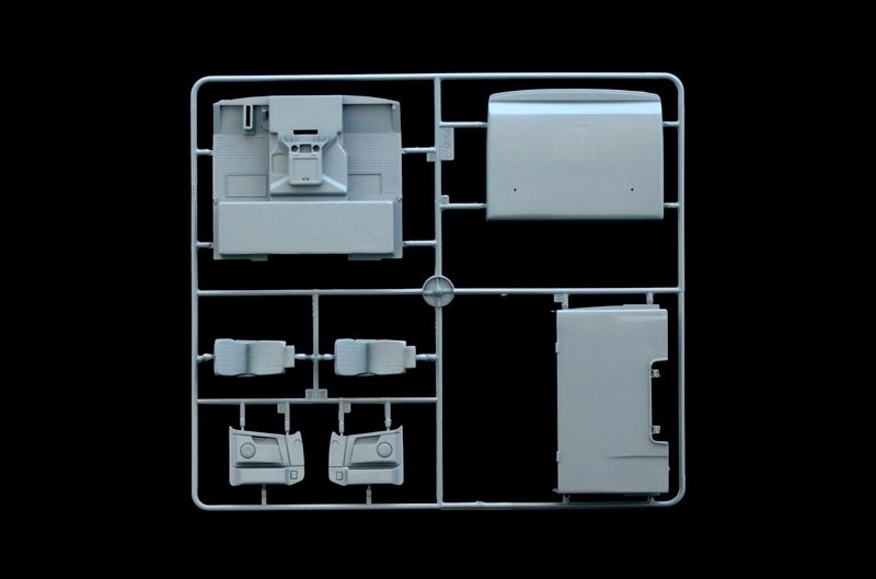 Italeri 3907 VOLVO FH16 520 CABINE COUCHETTE – image 8