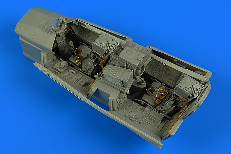 Kit cockpit Aires 2240 Panavia Tornado GR.1 au 1/32 REVELL