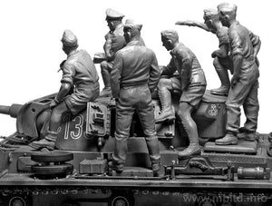 Master Box 3561 Rommel et l&amp;#39;équipage d&amp;#39;un char allemand (DAK, 1941-1943) 1/35 – immagine 3