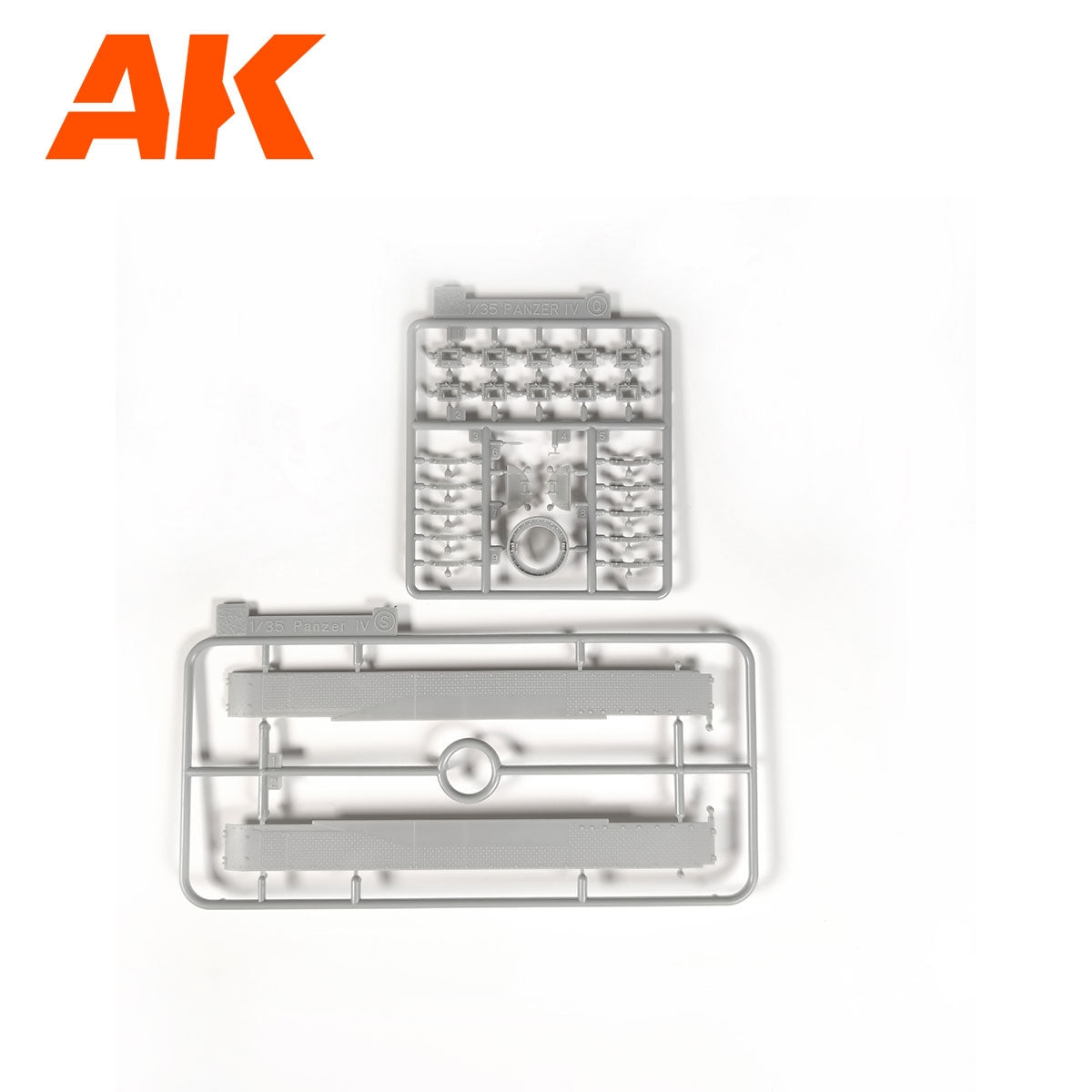 AK Interactive AK35504-A PZ.KPFW.IV AUSF.D AFRIKA KORPS + DAK PANZERFAHRER 1/35 – Bild 15