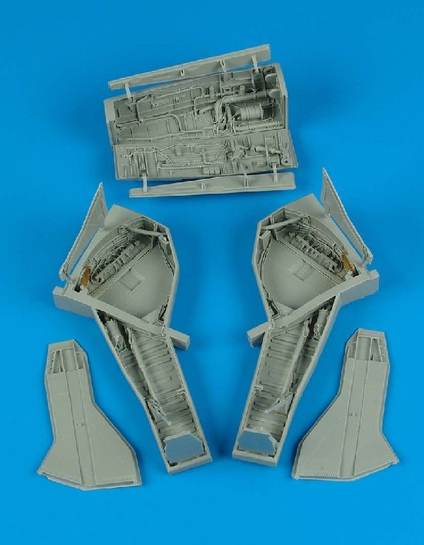 Baie de train d'atterrissage Aires 2076 F-105 Thunderchief 1/32 Trumpeter