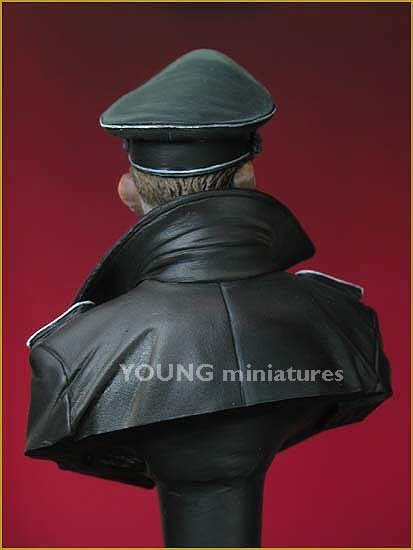 Young Miniatures YM1811 Officier SS TOTENKOPF Seconde Guerre mondiale 1/10 – image 3
