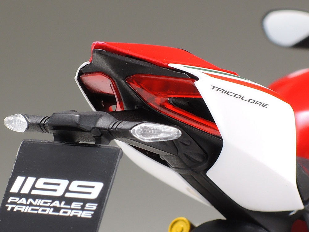 Tamiya 14132 Ducati 1199 Panigale S Tricolore 1/12 – image 6