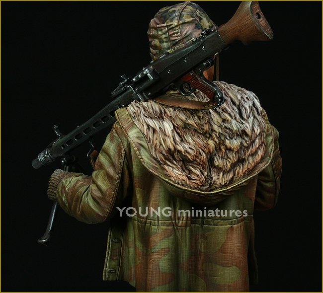 Young Miniatures YM1822 Waffen SS MG-42 Gunner Ardennes 1944 1/10 – zdjęcie 4