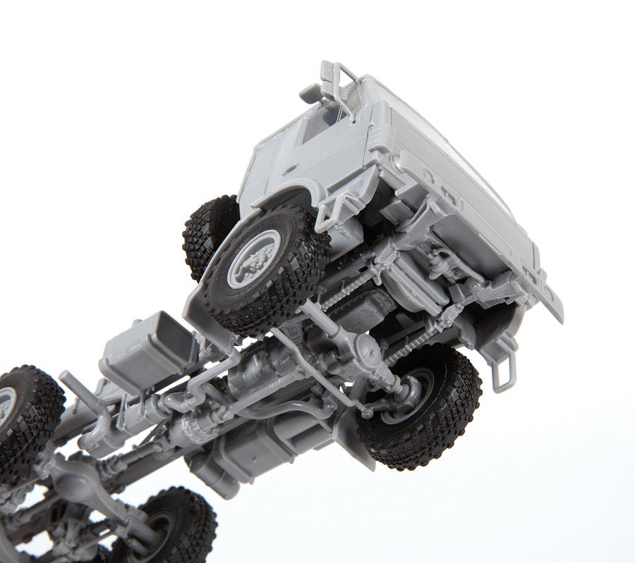Zvezda 5074 KAMAZ K-5350 Mustang camion russe à 3 essieux 1/72 – immagine 7