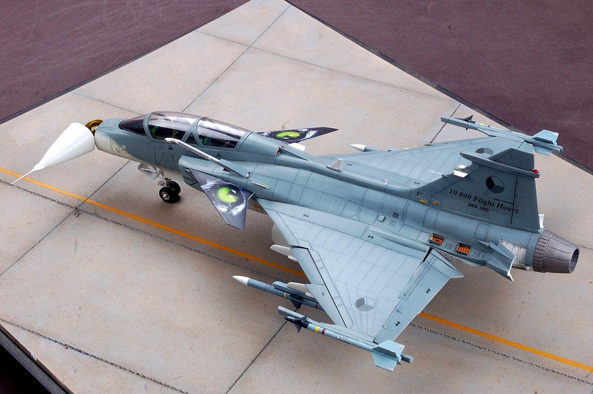 Kitty Hawk 80118 Jas-39B/D Gripen 1/48 – immagine 4