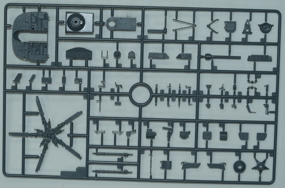 AMK 88010 Mi-17 Hip Early 1/48 – image 5