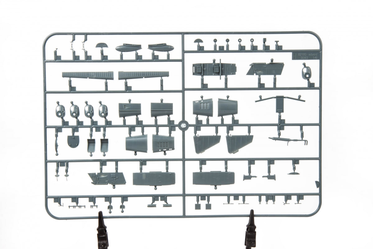 Eduard 82185 Z-526 Trené Master 1/48 – image 8