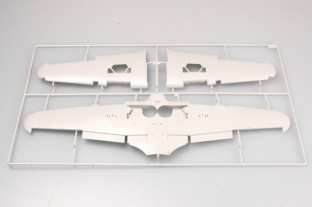 Trumpeter 02414 HURRICANE Mk.I (1/24)  – Bild 2