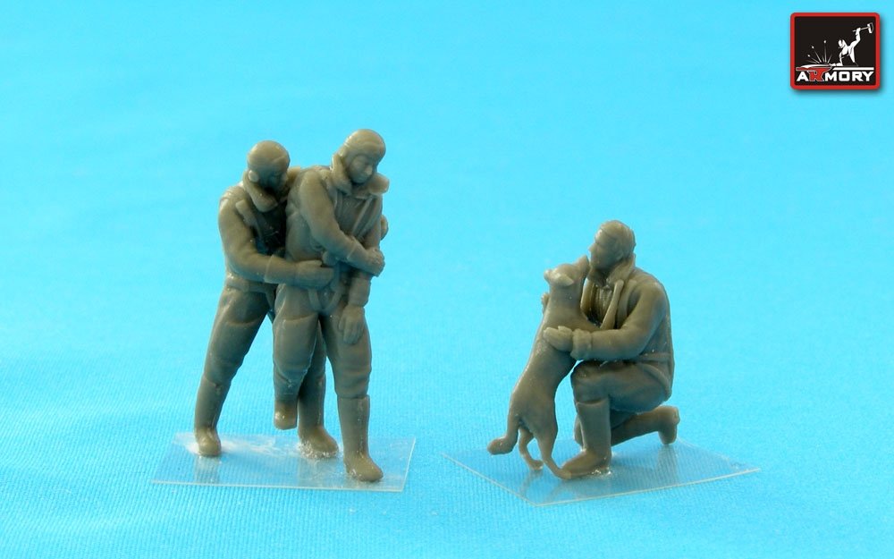 Armory Models F7224b : Maquette d&amp;#39;un membre d&amp;#39;équipage de la RAF en tenue de haute altitude pendant la Seconde Guerre mondiale – « Amis » au 1/72 – image 2