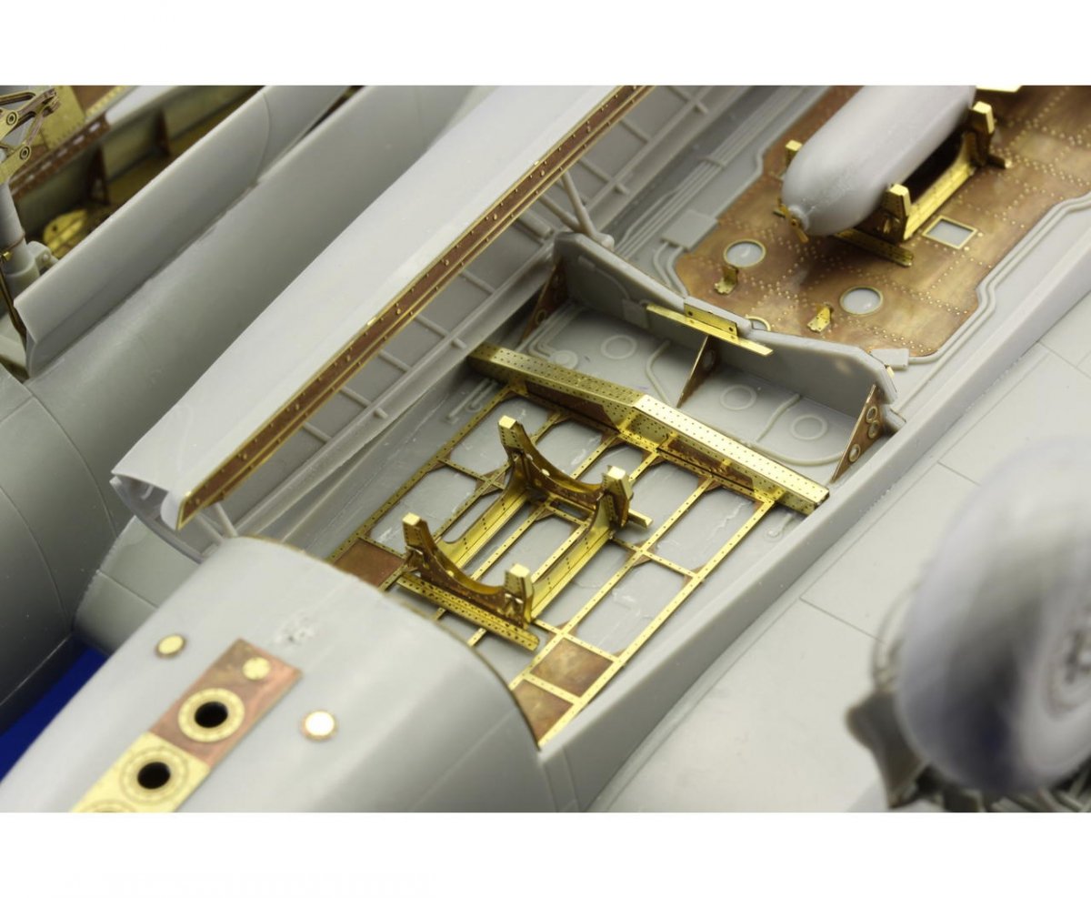 Baie à bombes Eduard 48736 PV-1 au 1/48 Revell – image 2
