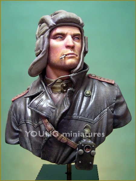 Young Miniatures YM1823 COMMANDANT DE CHAR SOVIÉTIQUE 1944 1/10