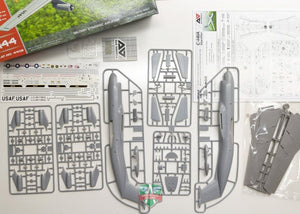 Maquette A&amp;amp;A Models 4402 C-141A Avion de transport stratégique militaire 1/144 – immagine 3