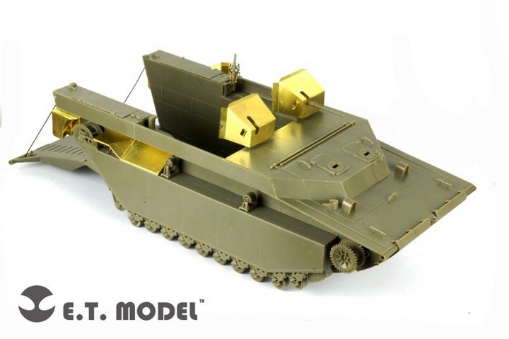 ET Modèle E35-121 US Water Buffalo LVT-4 (Version initiale) (Pour AFV 35205) (1/35) – image 2