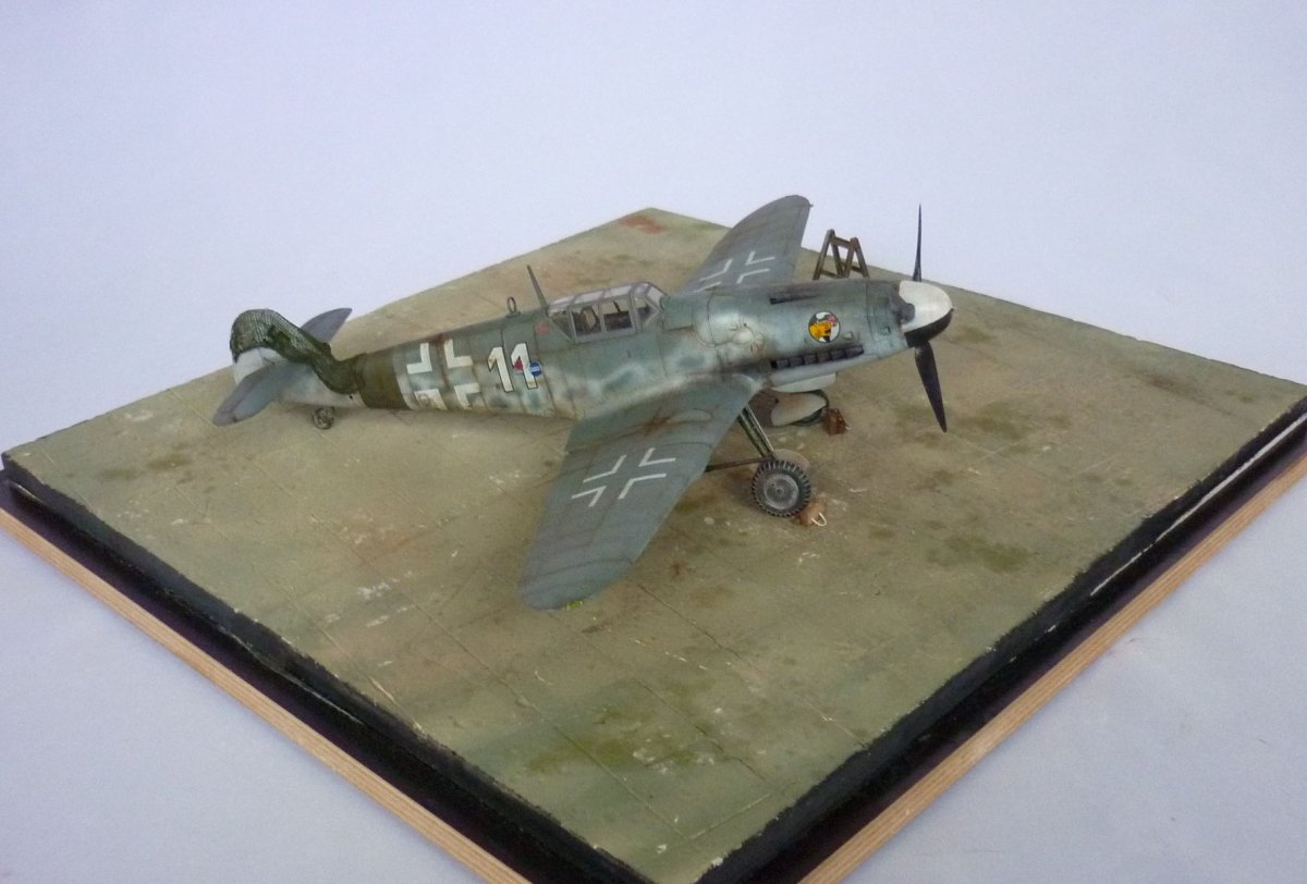 RT-Diorama 35293 Socle de diorama : « Aérodrome » 1/35 – immagine 3