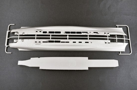 Trumpeter 05628 Porte-avions de la marine allemande DKM Peter Strasser 1/350 – immagine 10