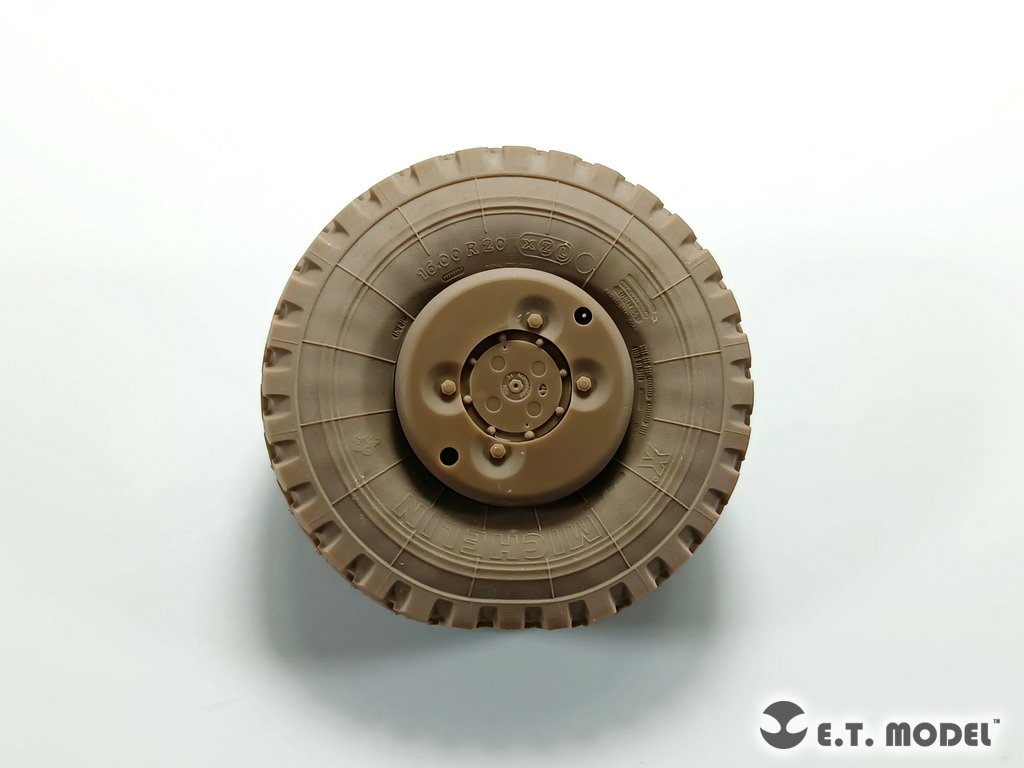 ET Model P35-126 Camion tracteur américain moderne M1070, roues affaissées, pour kit Hobby Boss 1/35 – Bild 4
