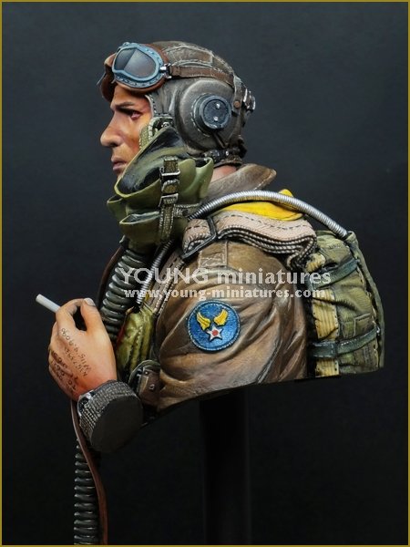Young Miniatures YM1856 Pilote de chasse USAAF 1944 1/10 – immagine 4