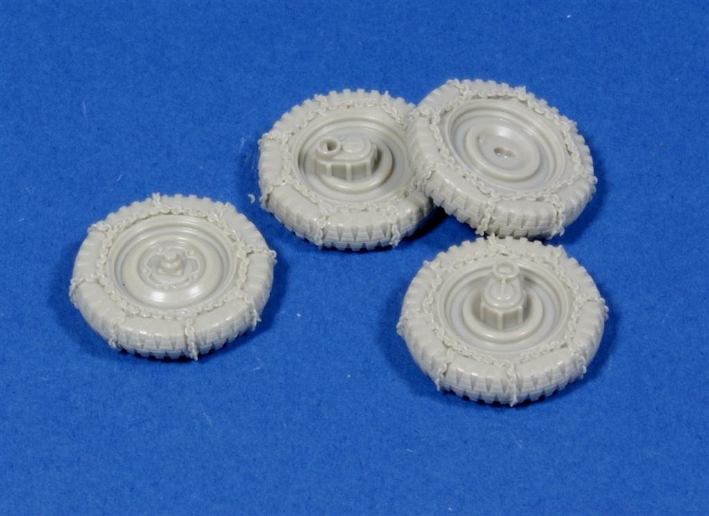Roues de route avec chaînes Panzer Art RE35-135 pour VW « Kübelwagen » 1/35  – immagine 2