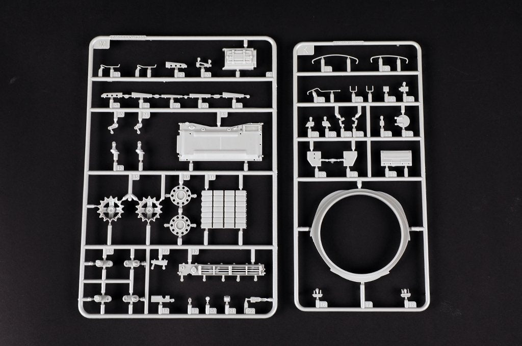 Trumpeter 09602 Soviet T-72 Ural with Kontakt-1 Reactive Armor 1/35 – zdjęcie 13
