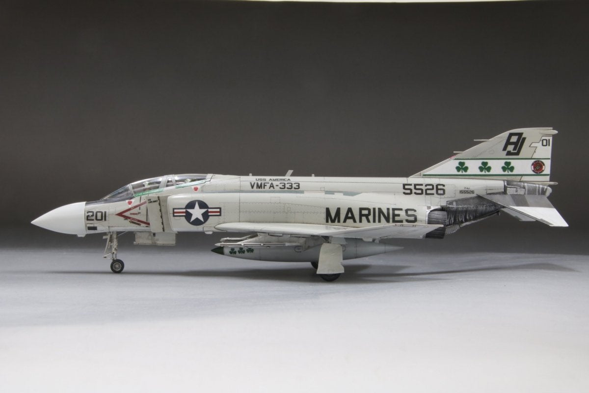 Fine Molds 72843 US MARINE F-4J Jet Fighter MARINES 1/72  – image 5