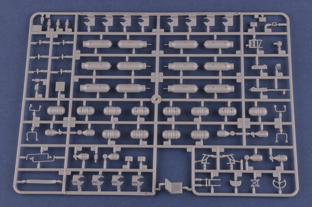 Hobby Boss 83212 B-24D Liberator 1/32 – image 17