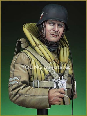 Young Miniatures YM1833 Luftwaffe Bomber Crewman, 1940 1/10 – zdjęcie 2