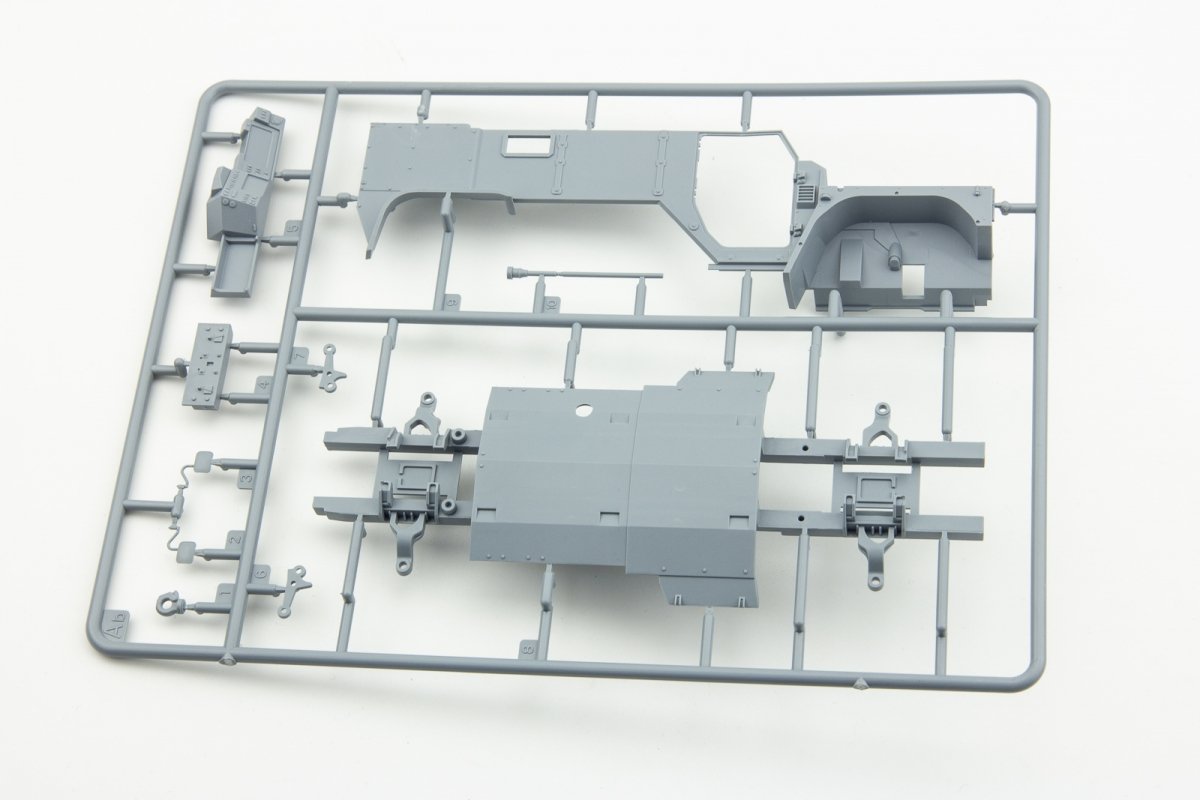 RPG Modèle 35021 KAMAZ K-4386 Typhoon-VDV Véhicule blindé protégé contre les mines Type initial 1/35  – immagine 7