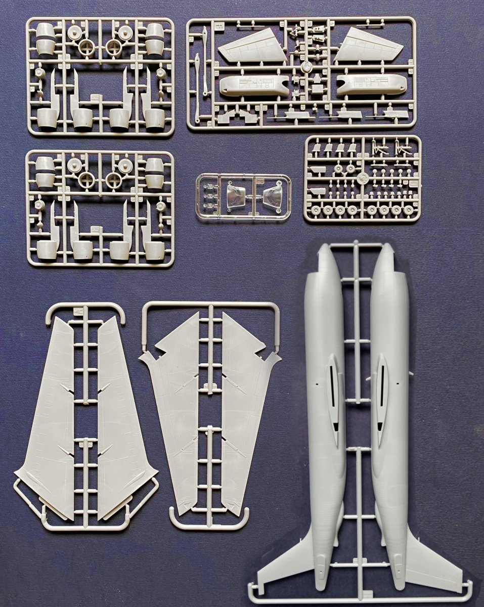 Roden 350 Boeing KC-135R Stratotanker 1/144  – image 4
