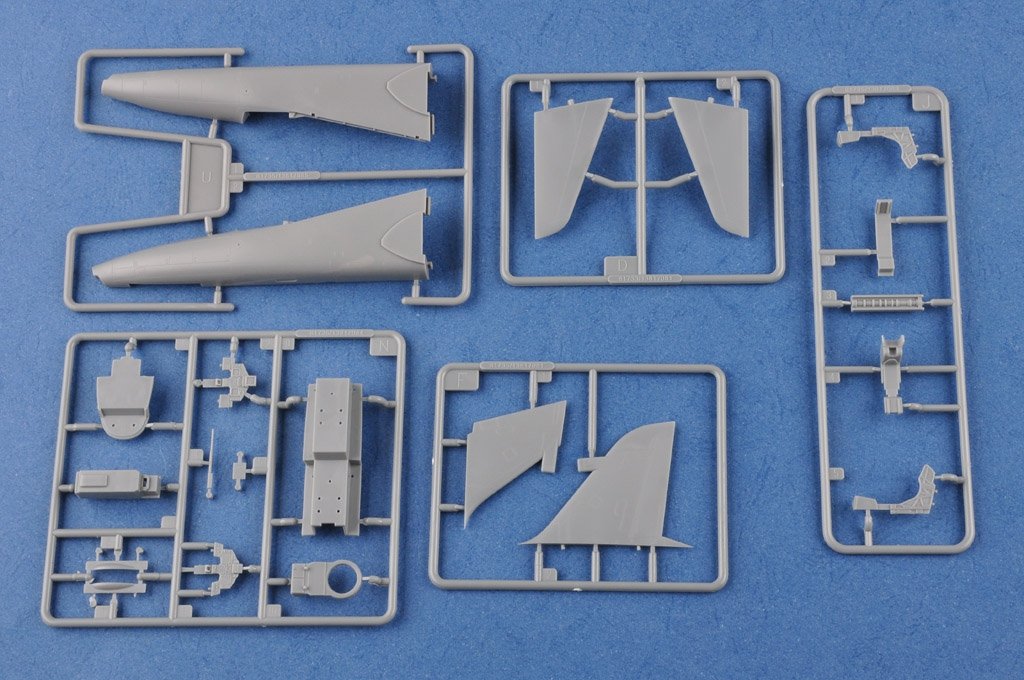 Hobby Boss 81735 Hawk T MK.100/102 – immagine 5