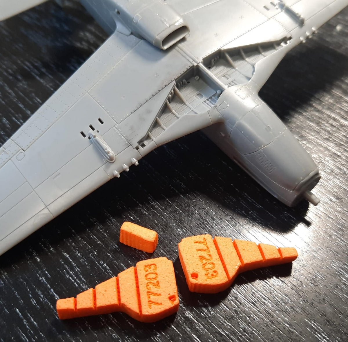 Omask 77203 P-51D Mustang wheel bay plugs (for Tamiya) 1/72 – zdjęcie 2