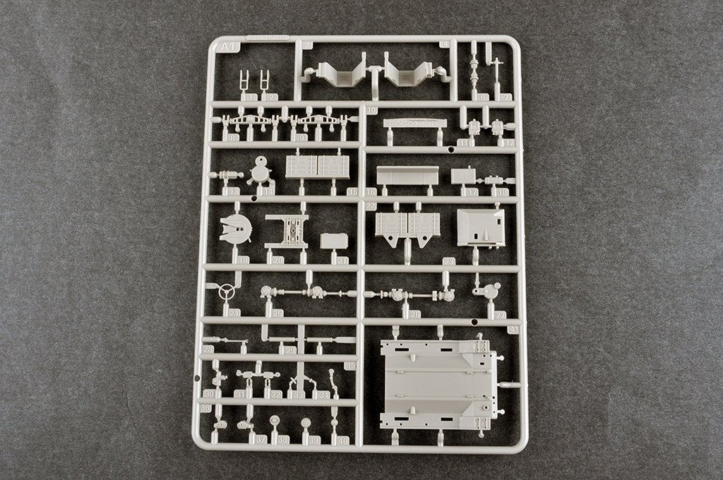 Trumpeter 07194 MAZ-537G type intermédiaire avec semi-remorque MAZ/ChMZAP 5247G 1/72 – image 7