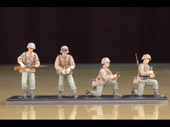 Trumpeter 00405 WAFFEN SS ASSAUT TEAM (1/35) – immagine 4
