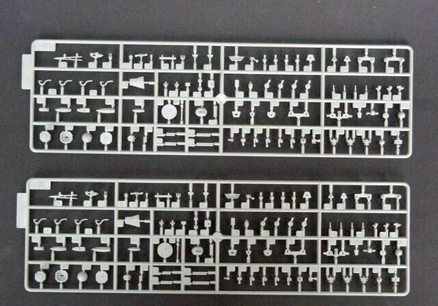 Trumpeter 05708 Croiseur de bataille URSS Frounzé 1/700  – immagine 5