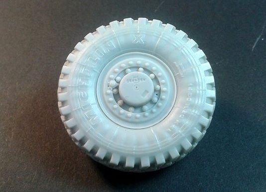 Roues de route Panzer Art RE35-437 M 1240 M-ATV 1/35  – image 2