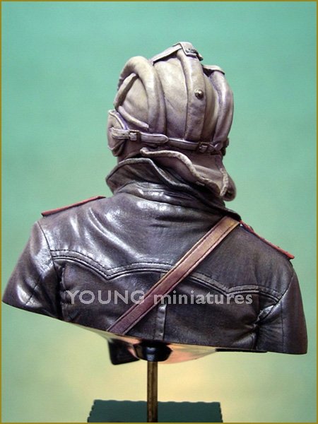 Young Miniatures YM1823 COMMANDANT DE CHAR SOVIÉTIQUE 1944 1/10 – immagine 7