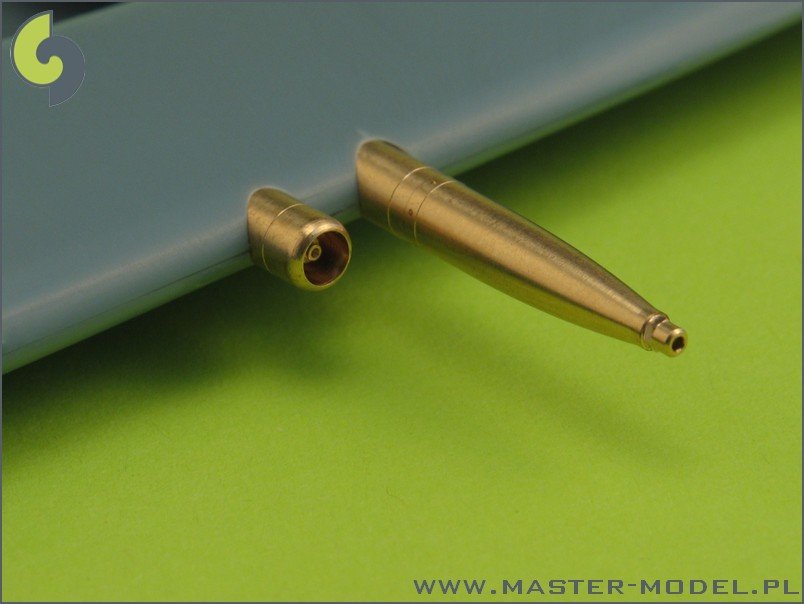 Master AM-32-020 Supermarine Spitfire E wing late - Hispano 20mm &amp;amp; .50cal in fairings 1/32 – zdjęcie 3