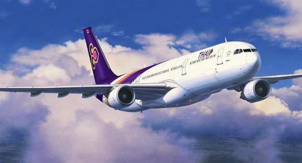 Revell 04870 Airbus A330-300 THAI (1/144)