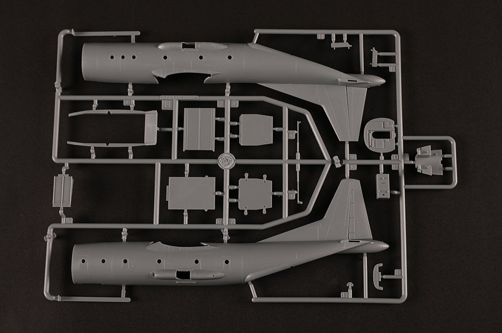 Hobby Boss 83906 Y-9 chinois 1/144 – image 5