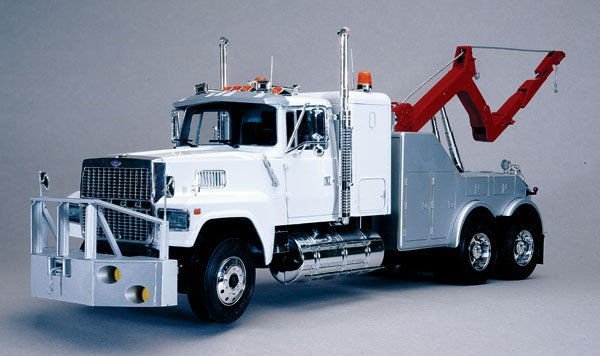 Italeri 3825 Camion de dépannage américain (1/24) – image 2