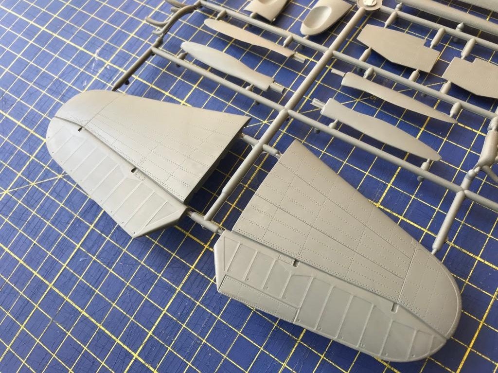Infinity Models INF3201 SB2C-4 Helldiver 1/32 – immagine 4