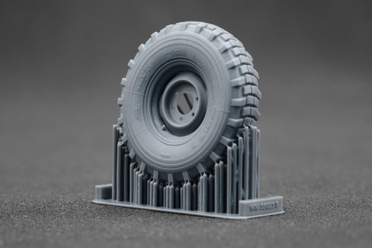 ScaleX WM 35023 Unimog 404 11.0R20 XOrdinary v2 Ordinary wheel set (for AK-Interactive, ICM, Revell) 1/35