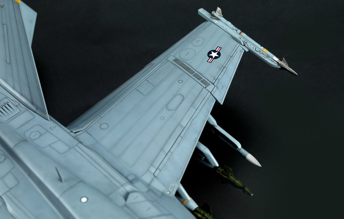 Meng LS-016 BOEING F/A-18F SUPER HORNET CHASSEURS DE BONUS 1/48 – image 8