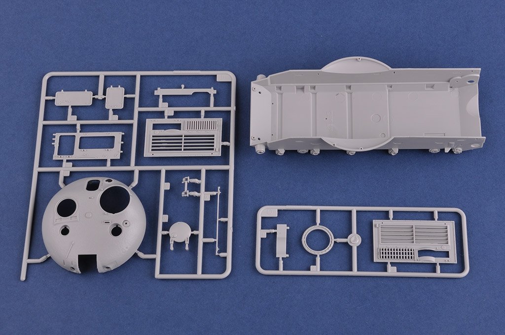 Hobby Boss 85513 Ukraine Tracteur KrAZ-6446 avec semi-remorque MAZ/ChMZAP-5247G 1/35 – image 16