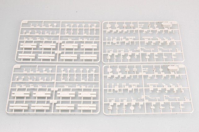 Trumpeter 04518 MARINE RUSSE MOSKVA (1/350) – immagine 7