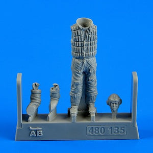 Aerobonus 480135 Pilote de la Luftwaffe allemande de la Seconde Guerre mondiale avec gilet de sauvetage 1/48